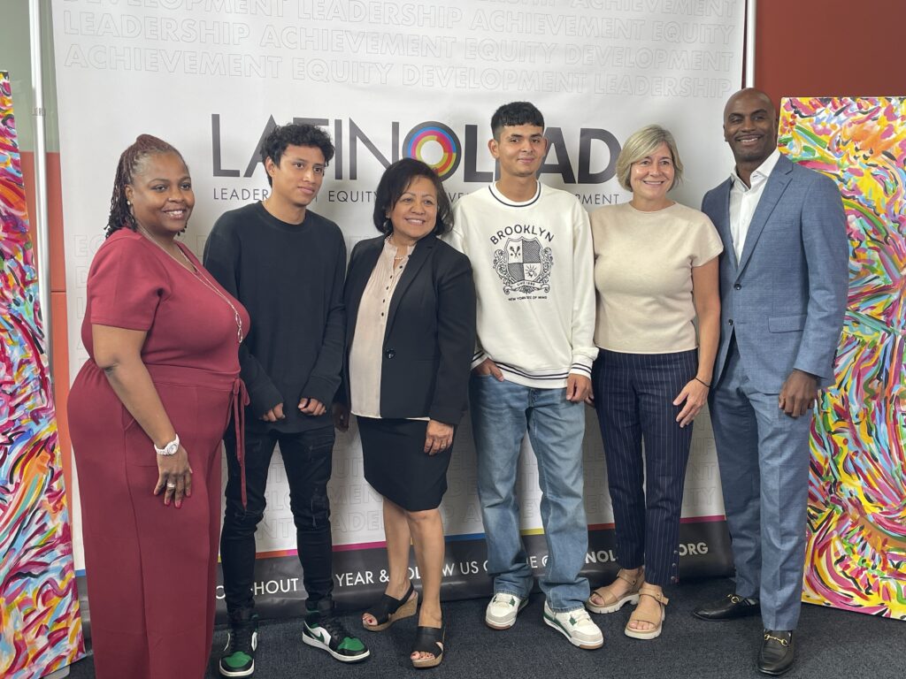 Group of students and panelists at Latino Lead conference.